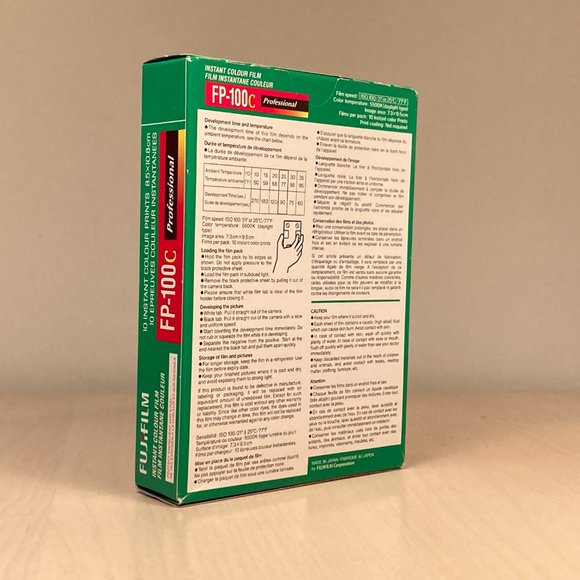 Fujifilm FP100C Instant Color Pack Film - Cold Stored | 8.5x10.8cm (Ex. 2018-09) - Picture 4 of 7